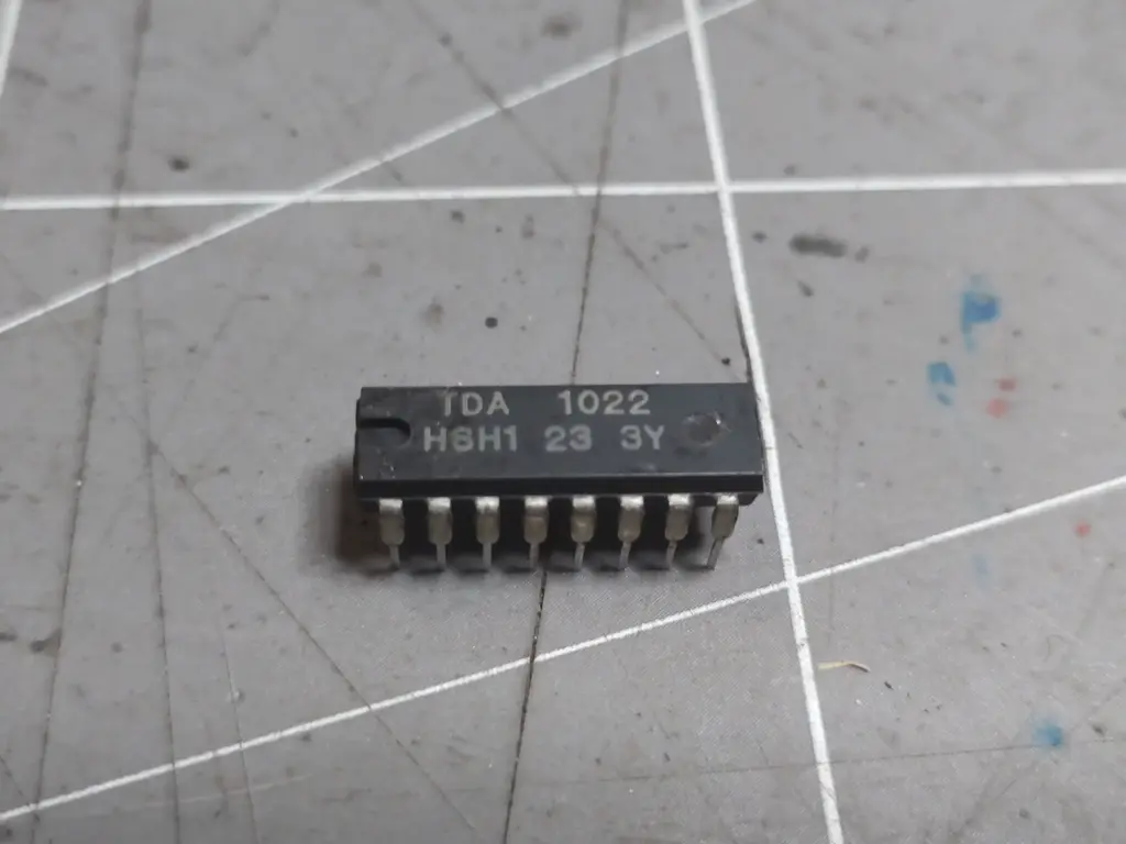 [IC-TDA1022-BBD] TDA1022 BBD 512 stages